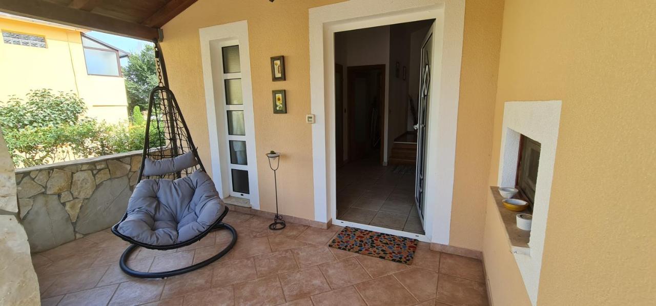 Sunny Garden Villa With Pool Loborika Экстерьер фото